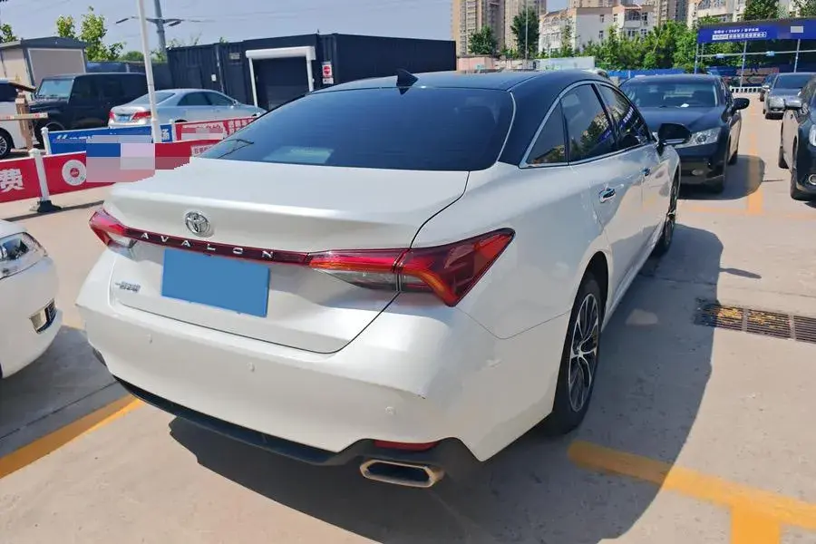 2022 TOYOTA AVALON thumbnail 2