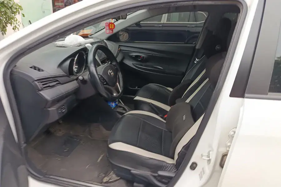 2022 TOYOTA YARIS thumbnail 3