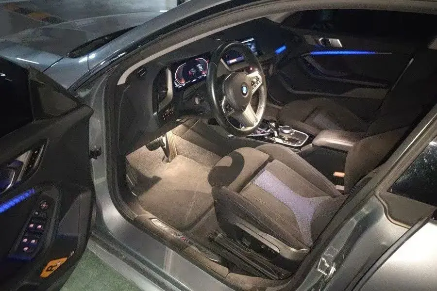 2021 BMW 2 thumbnail 3