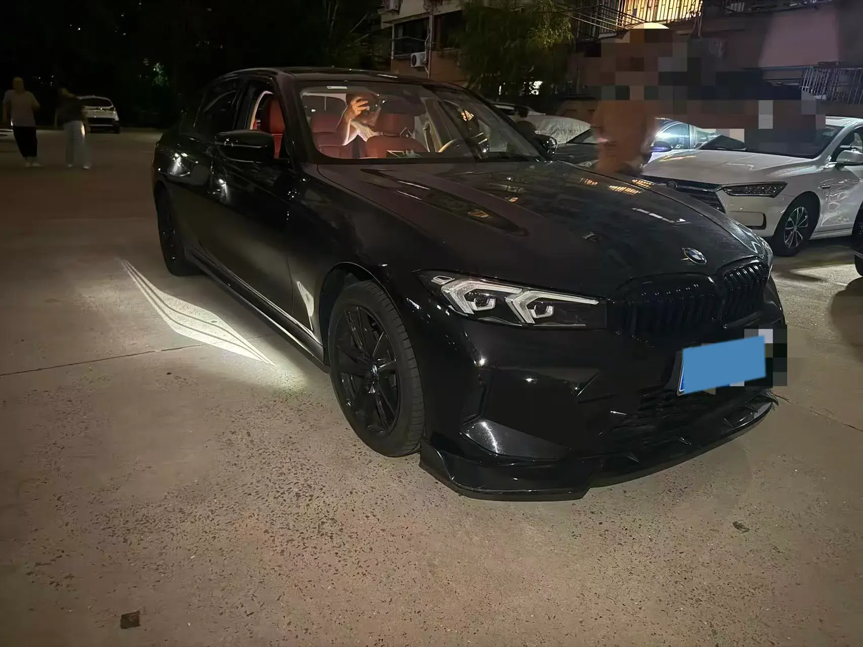 2023 BMW 3 thumbnail 2