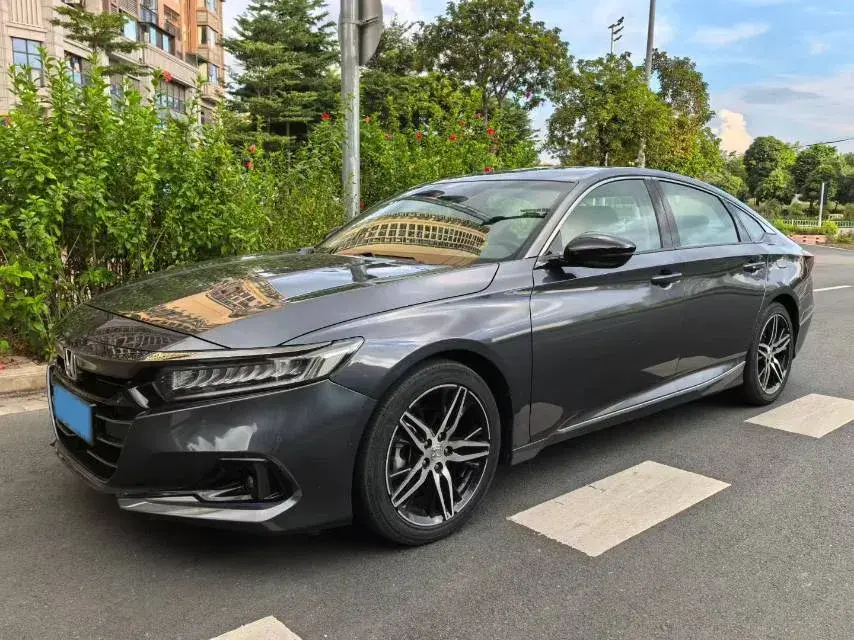 2022 HONDA ACCORD view 1