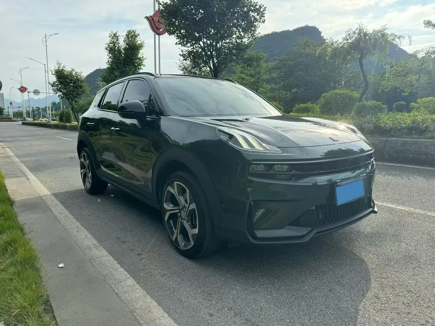 2023 LYNK&CO 06 thumbnail 2