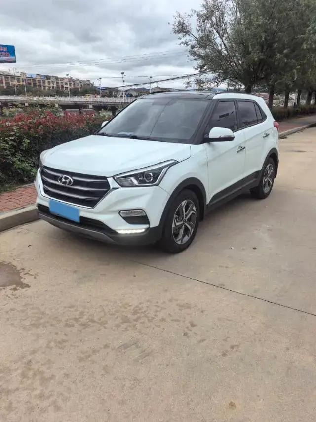 2019 HYUNDAI IX25 view 1