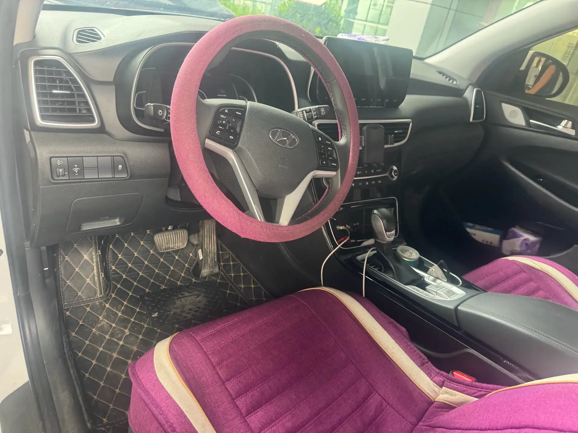 2020 HYUNDAI TUCSON thumbnail 4