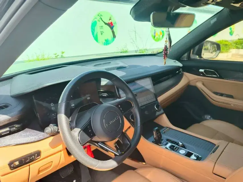 2021 LYNK&CO 09 thumbnail 4