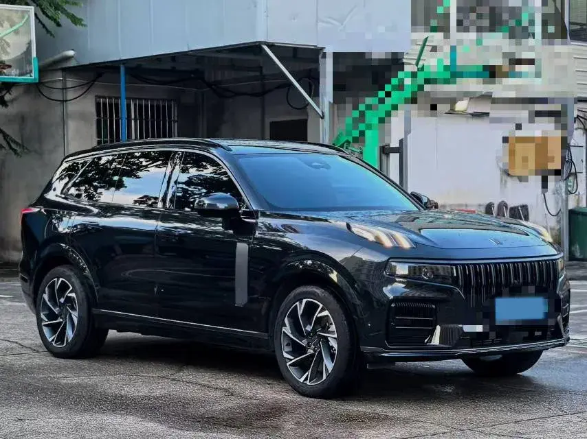 2021 LYNK&CO 09 thumbnail 3