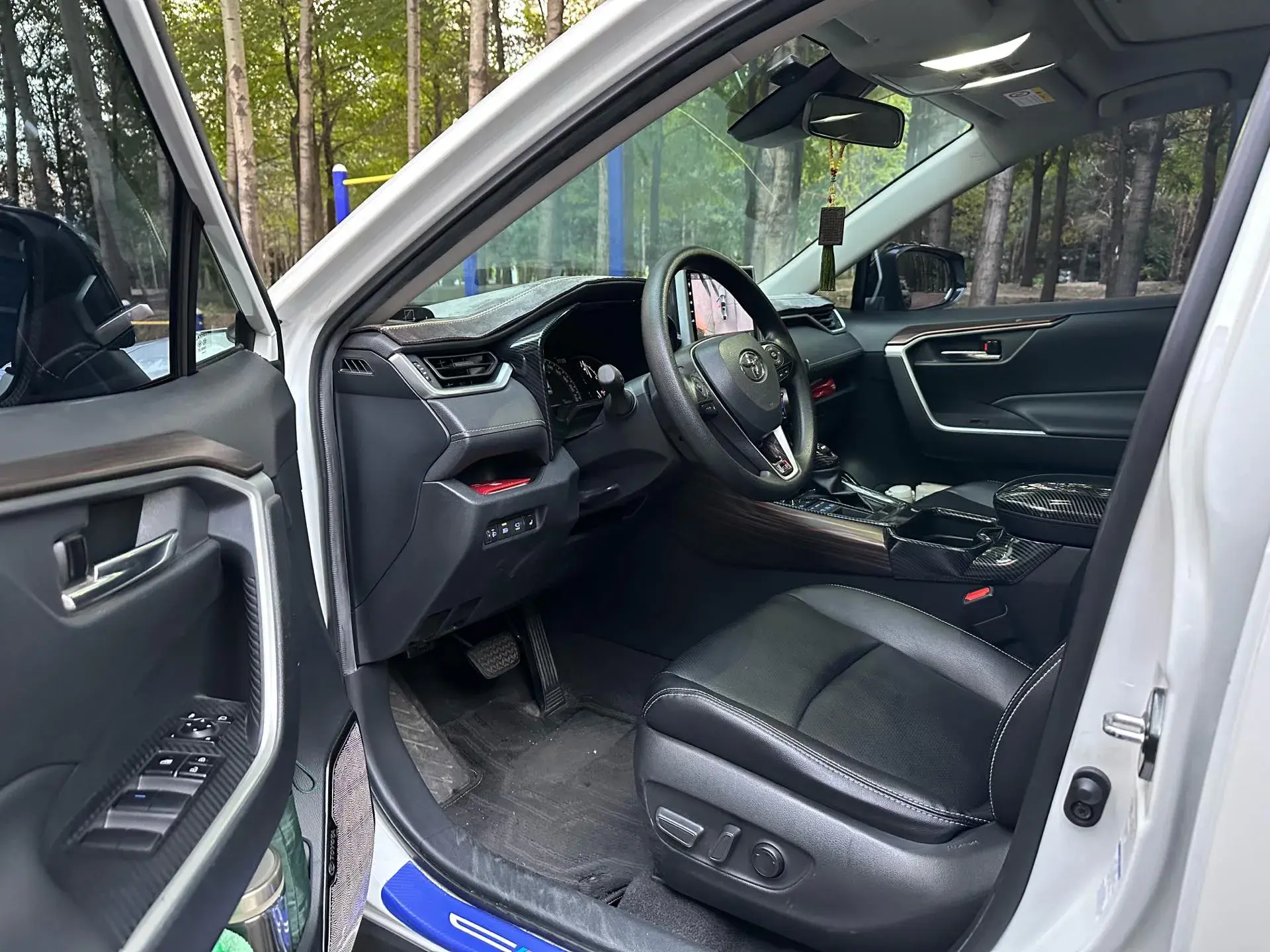 2021 TOYOTA RAV4 thumbnail 2