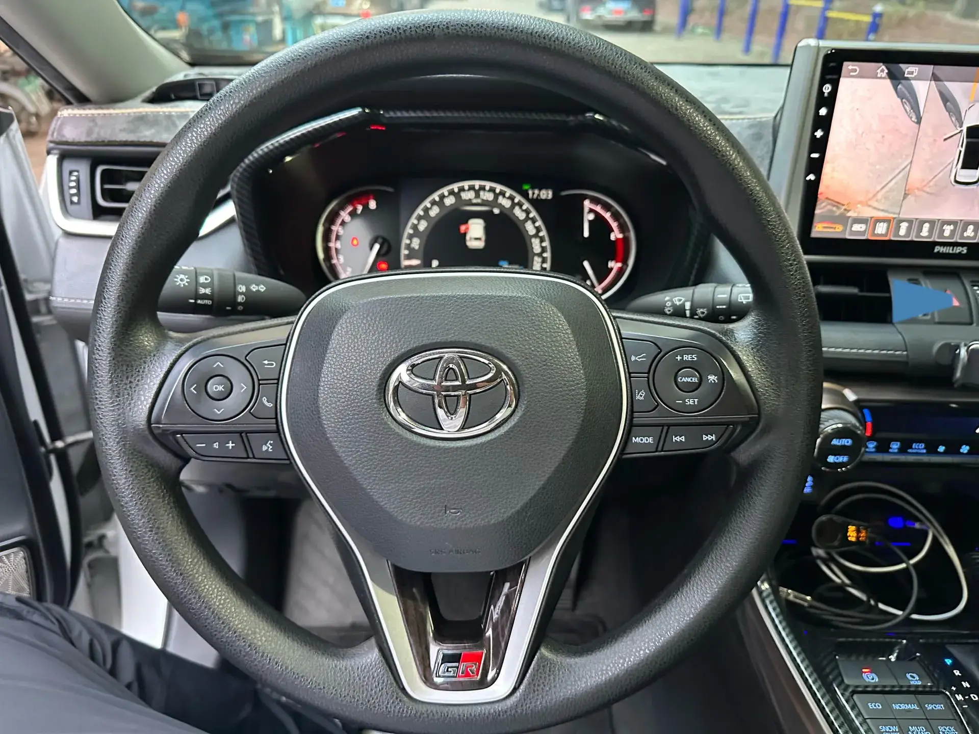 2021 TOYOTA RAV4 thumbnail 4
