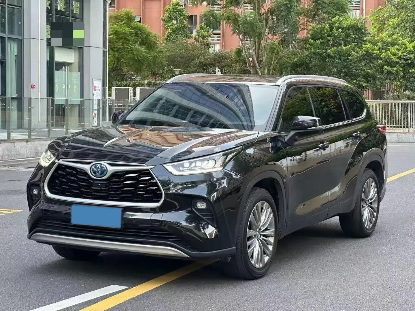 2022 TOYOTA HIGHLANDER view 1