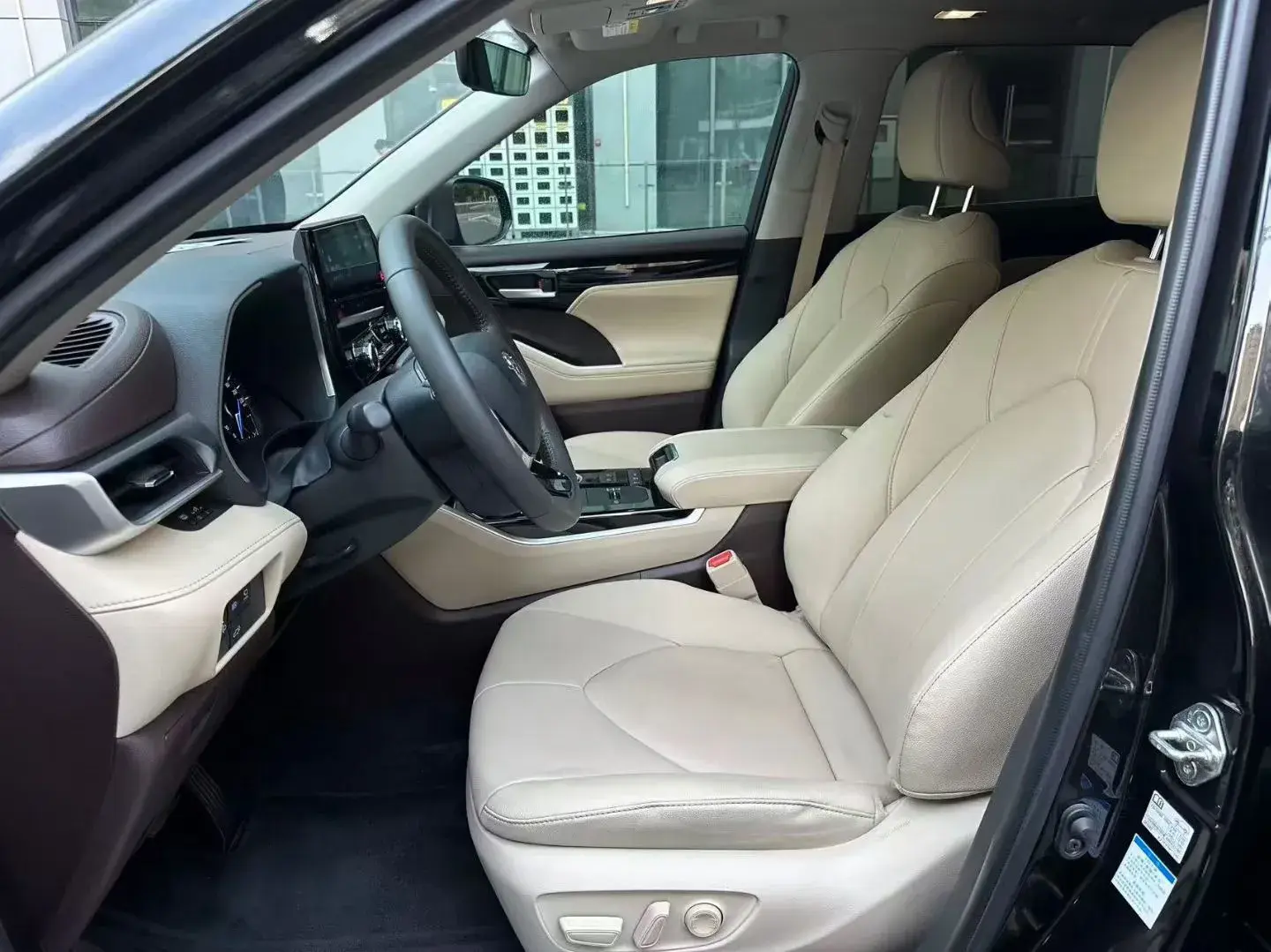 2022 TOYOTA HIGHLANDER thumbnail 3