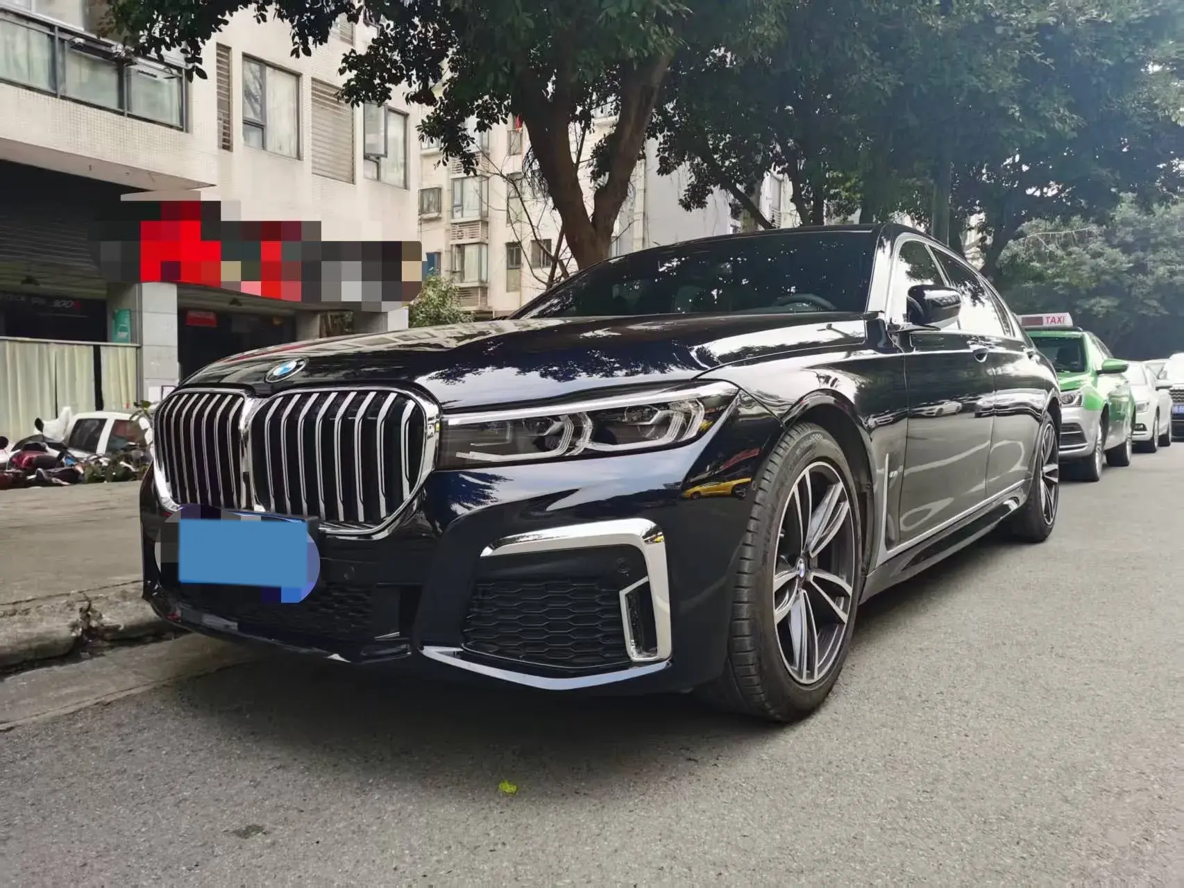 2019 BMW 7 view 1