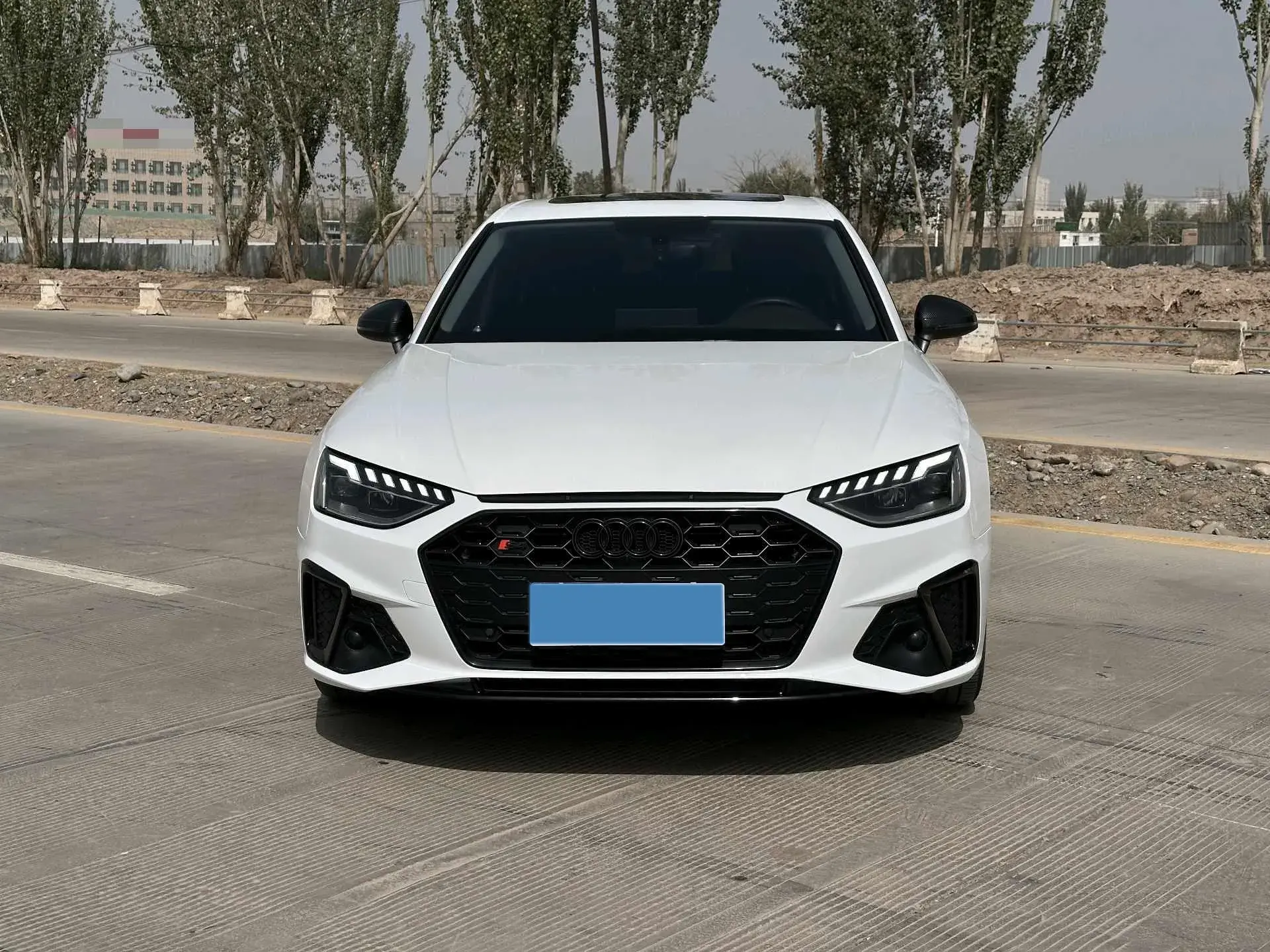 2020 AUDI A4L thumbnail 2