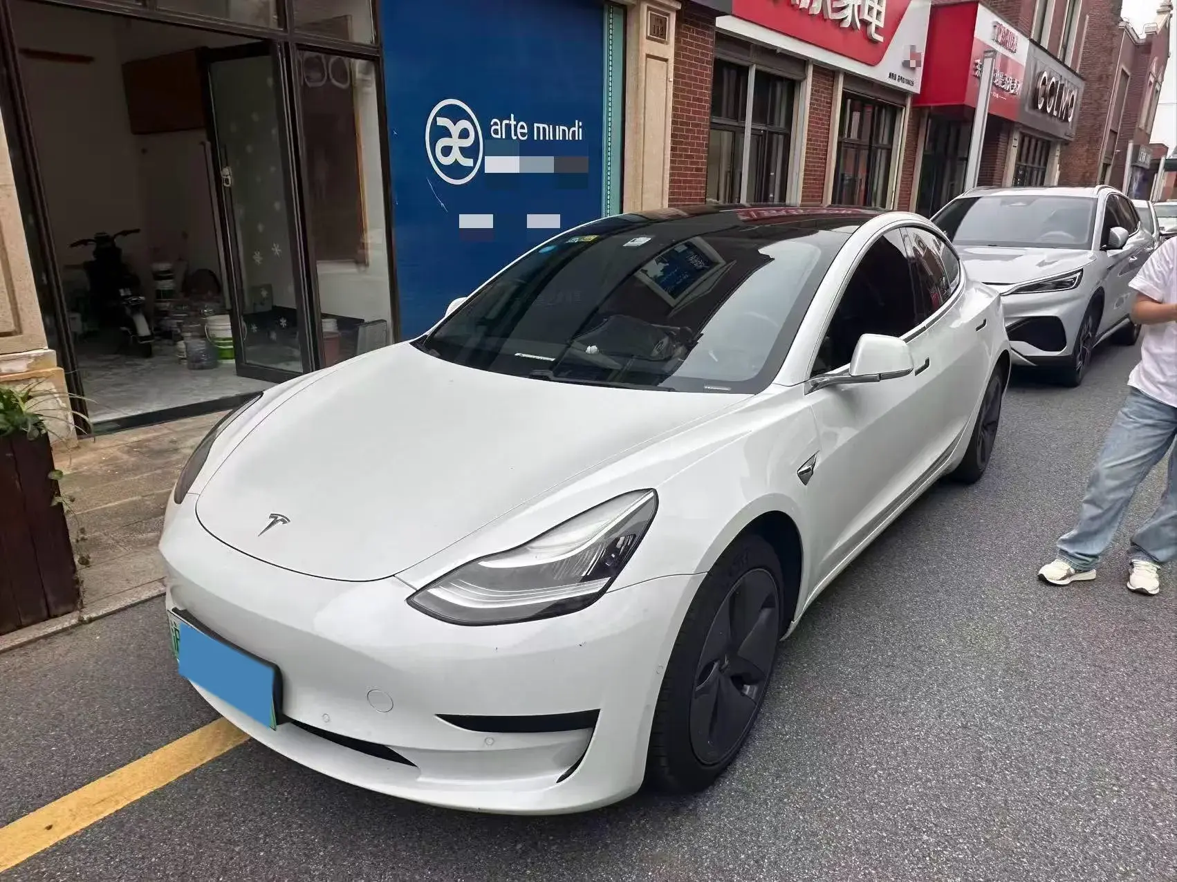 2020 TESLA MODEL view 1