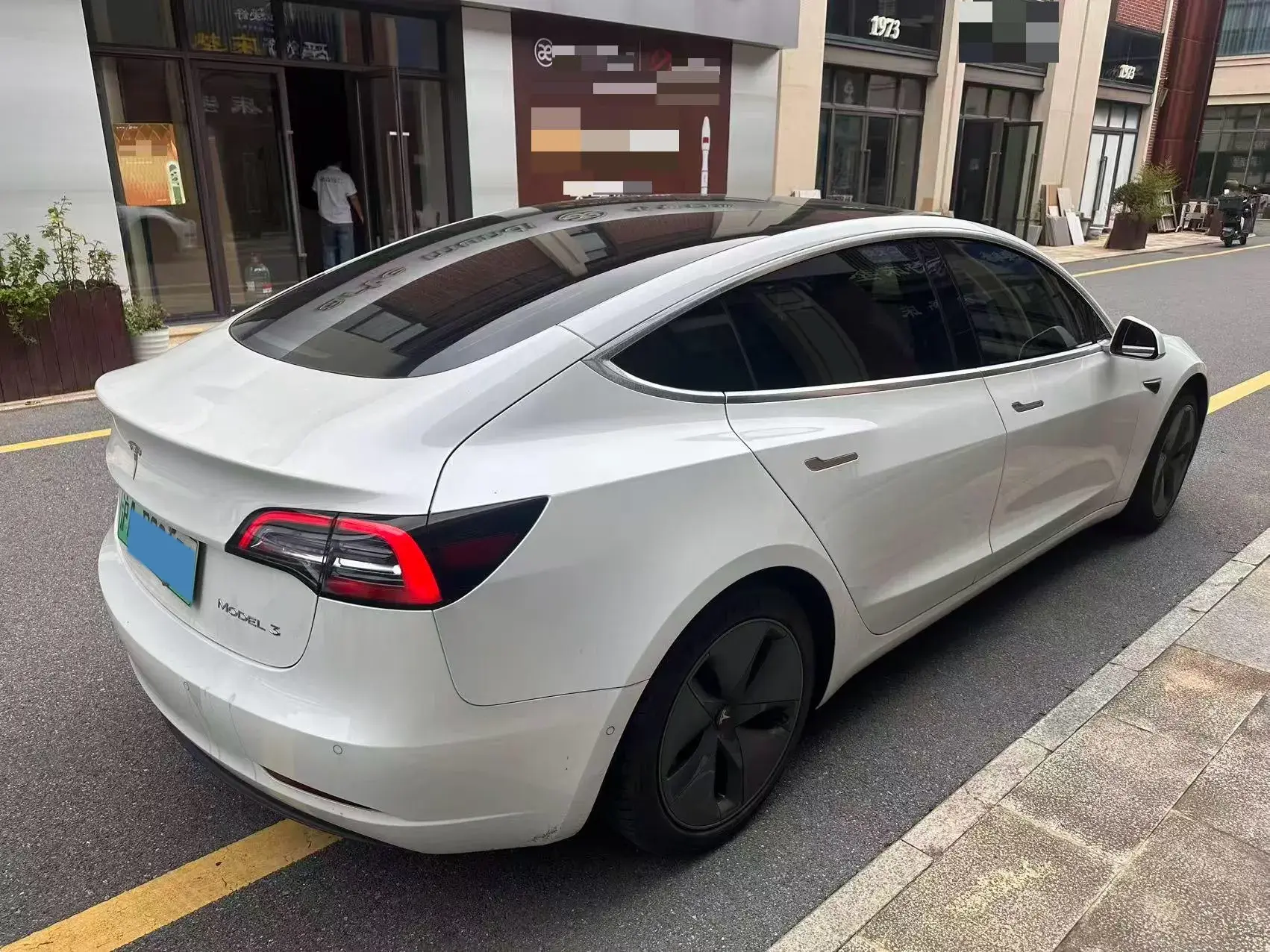 2020 TESLA MODEL thumbnail 4