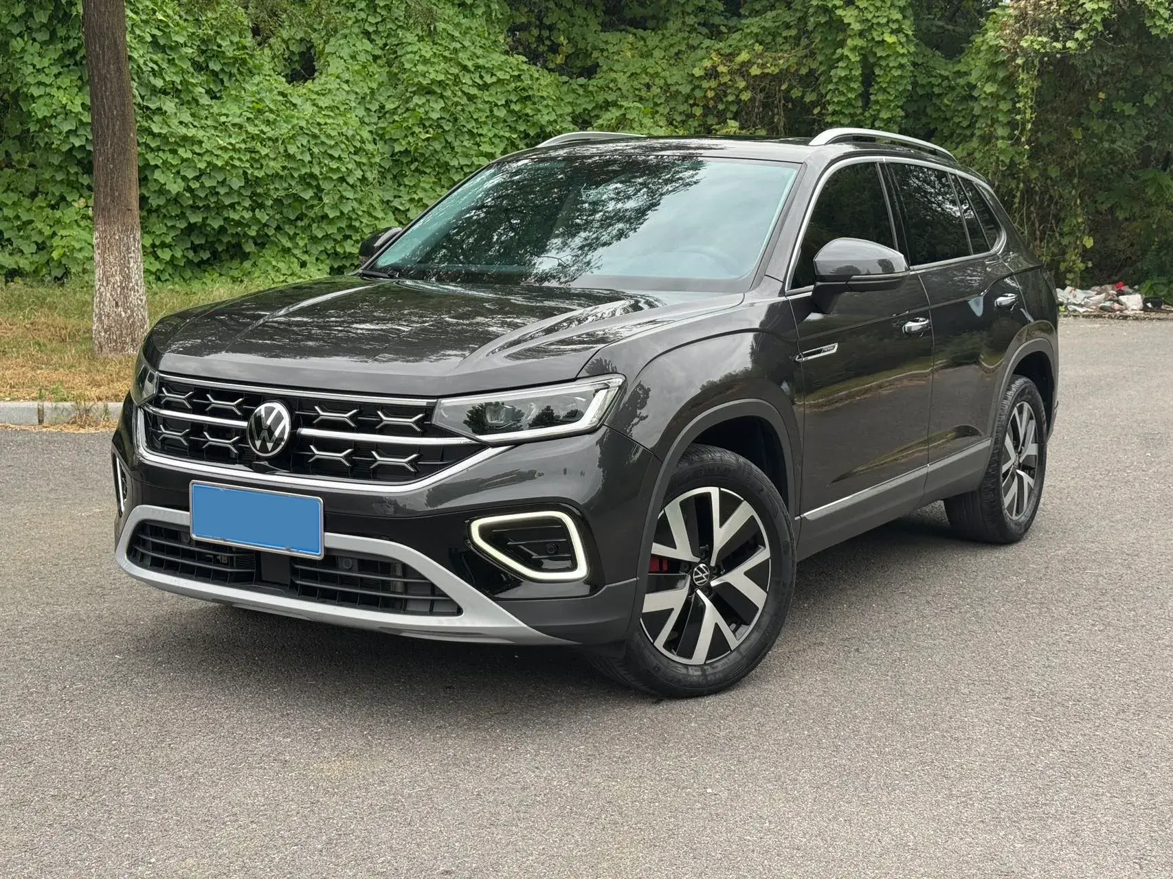 2023 VOLKSWAGEN TAYRON view 1