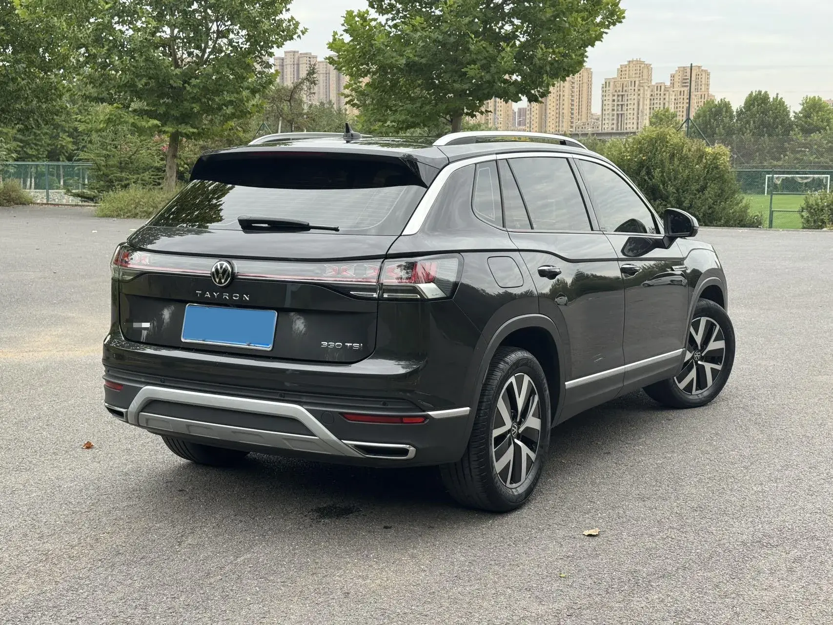 2023 VOLKSWAGEN TAYRON thumbnail 3