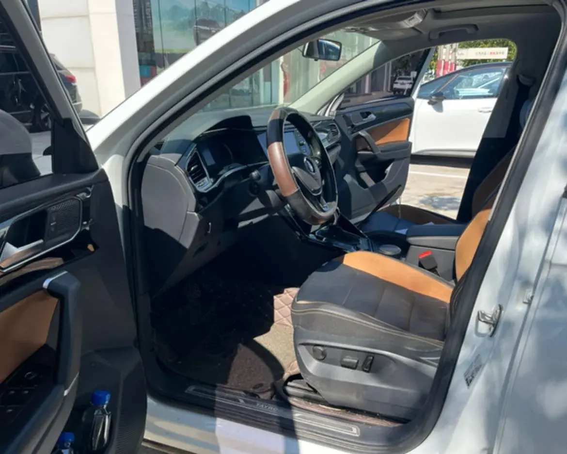 2019 VOLKSWAGEN TAYRON thumbnail 2