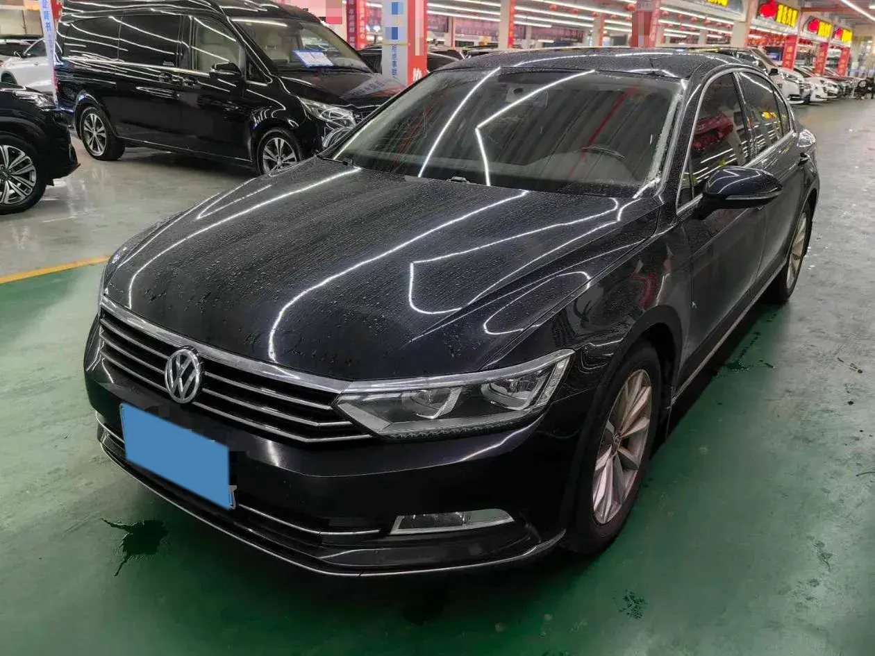 2019 VOLKSWAGEN MAGOTAN view 1