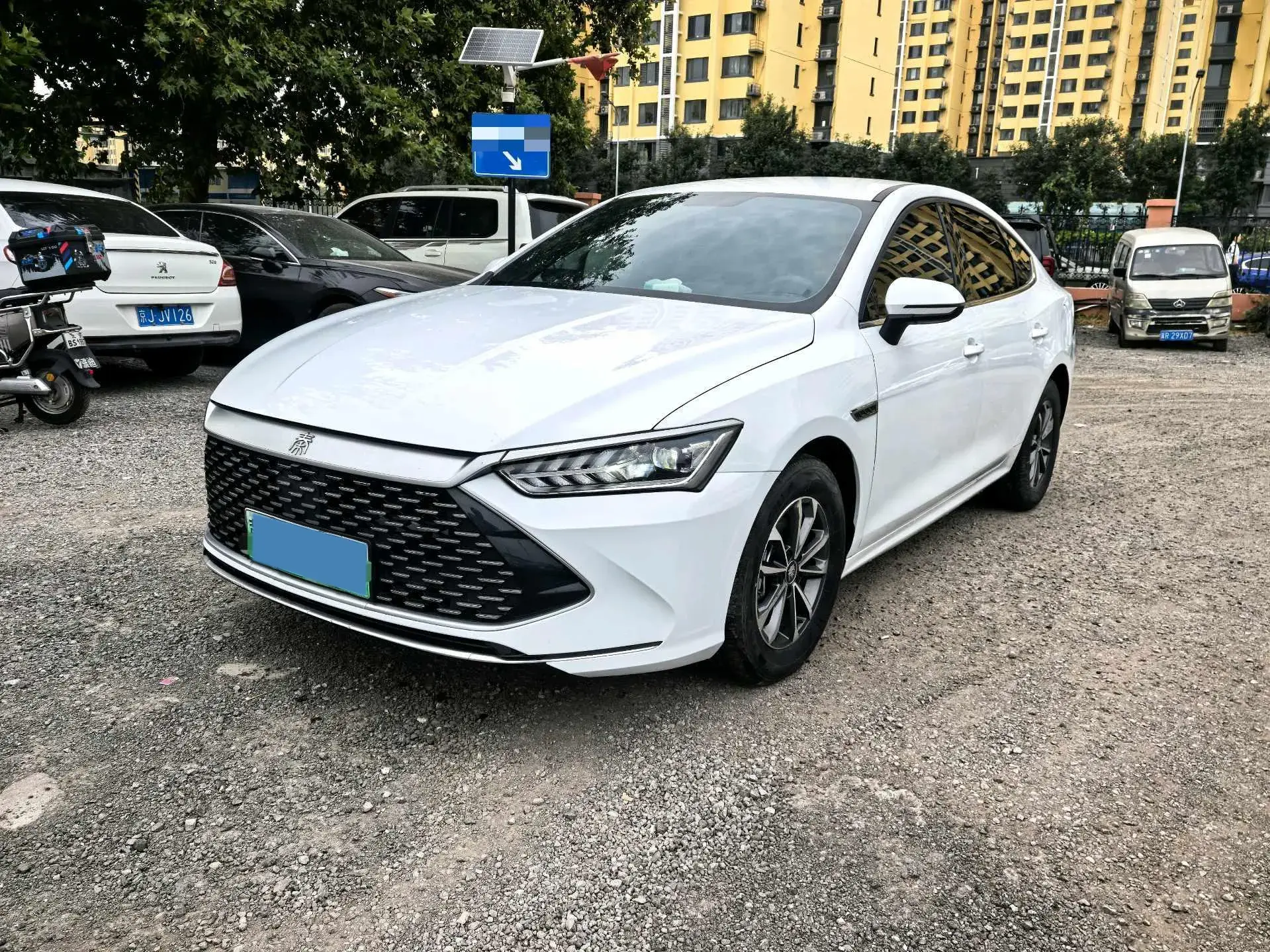2021 BYD QIN view 1
