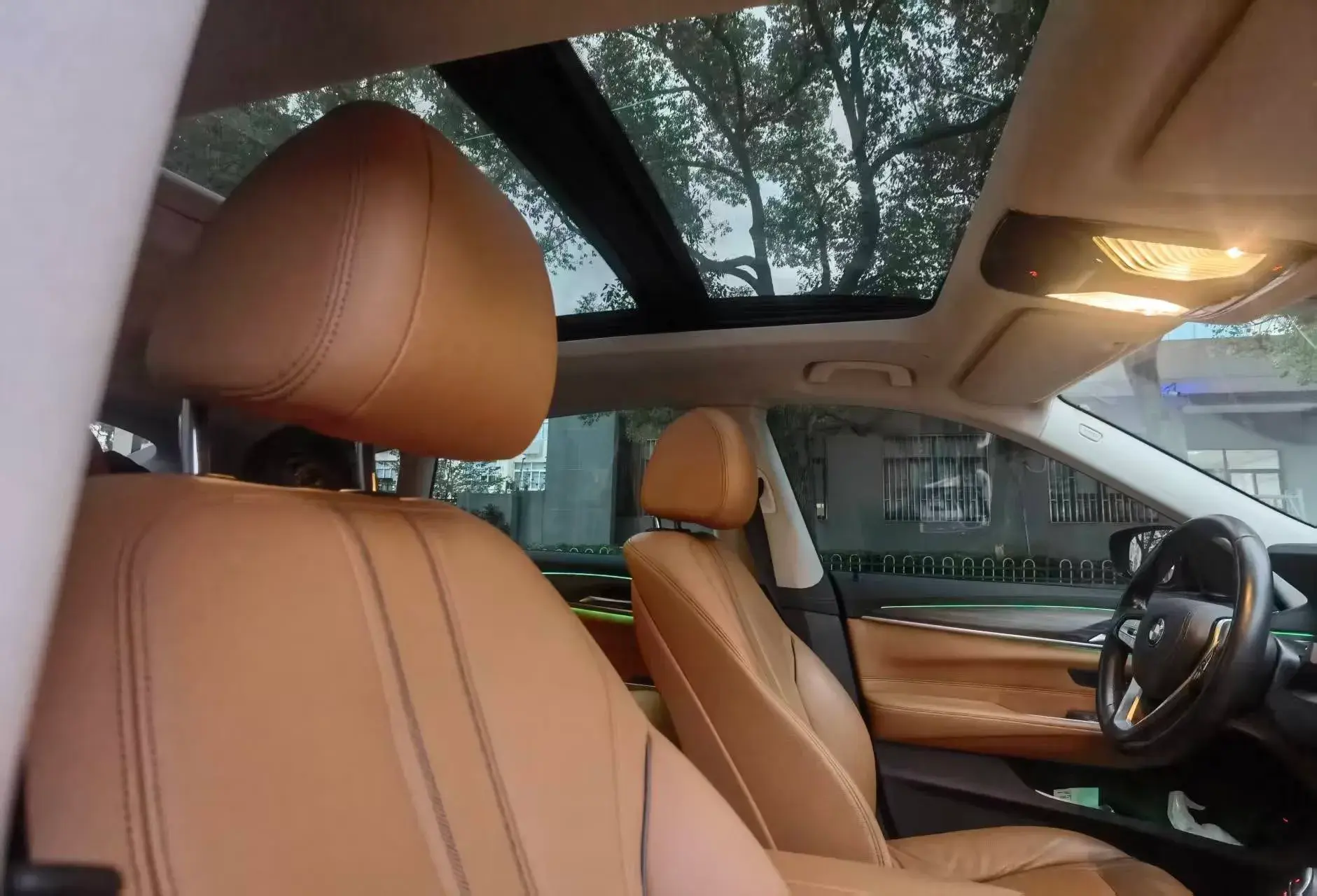 2021 BMW 6 thumbnail 4