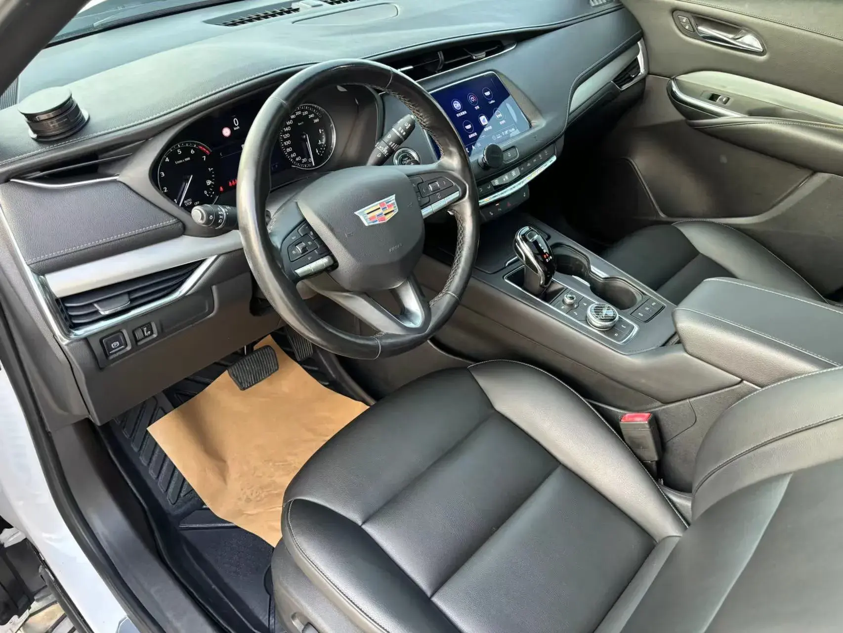 2020 CADILLAC XT4 thumbnail 4