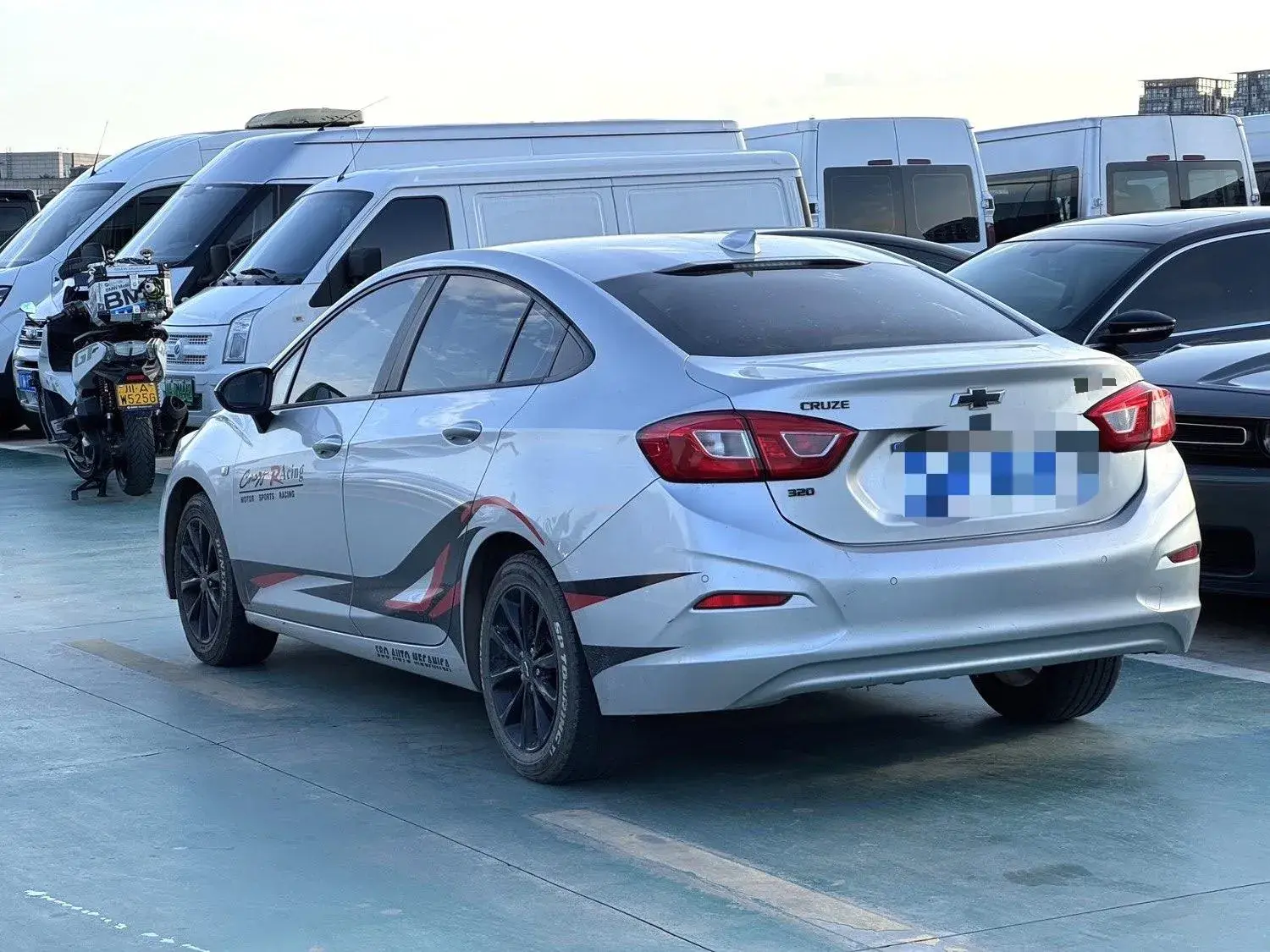 2018 CHEVROLET CRUZE thumbnail 4