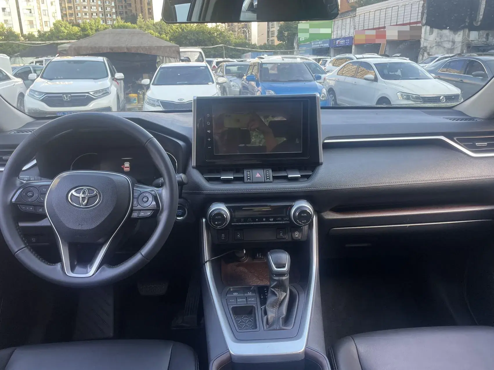 2020 TOYOTA RAV4 thumbnail 4