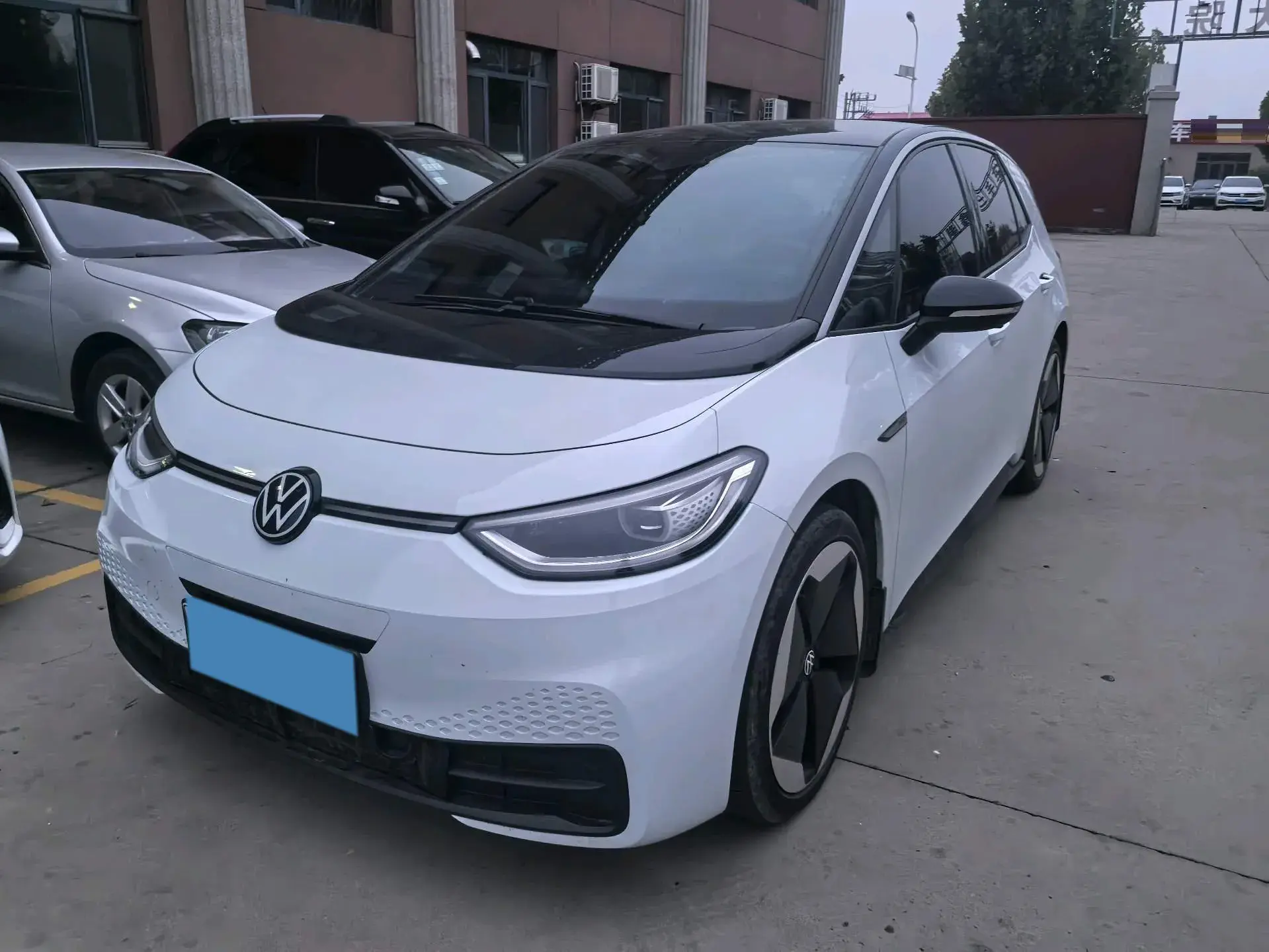 2023 VOLKSWAGEN ID.3 view 1
