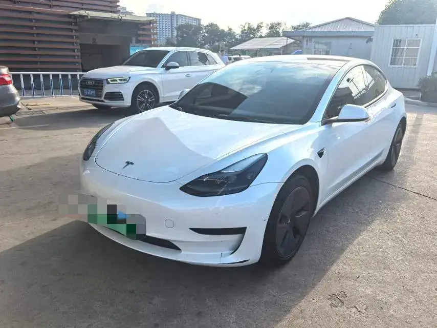 2021 TESLA MODEL view 1