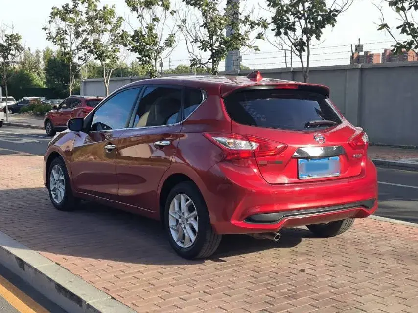 2020 NISSAN TIIDA thumbnail 4