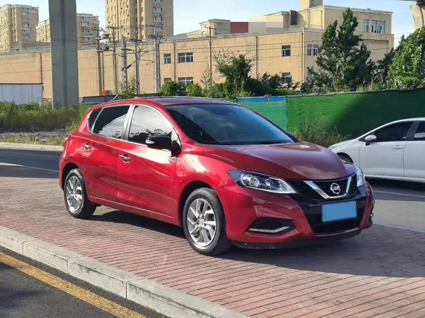 2020 NISSAN TIIDA thumbnail 3