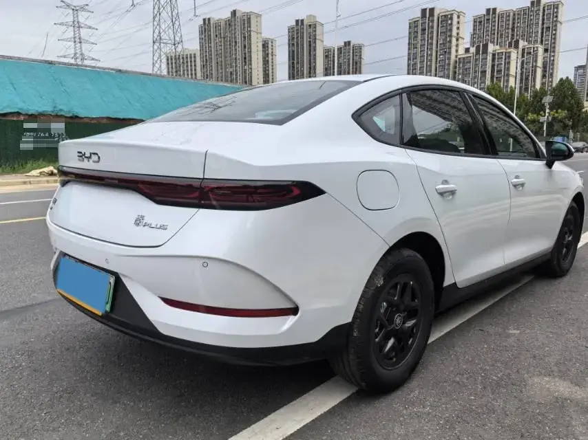 2025 BYD QIN thumbnail 4