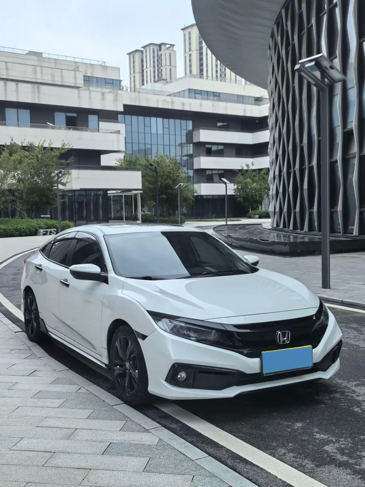 2019 HONDA CIVIC thumbnail 3