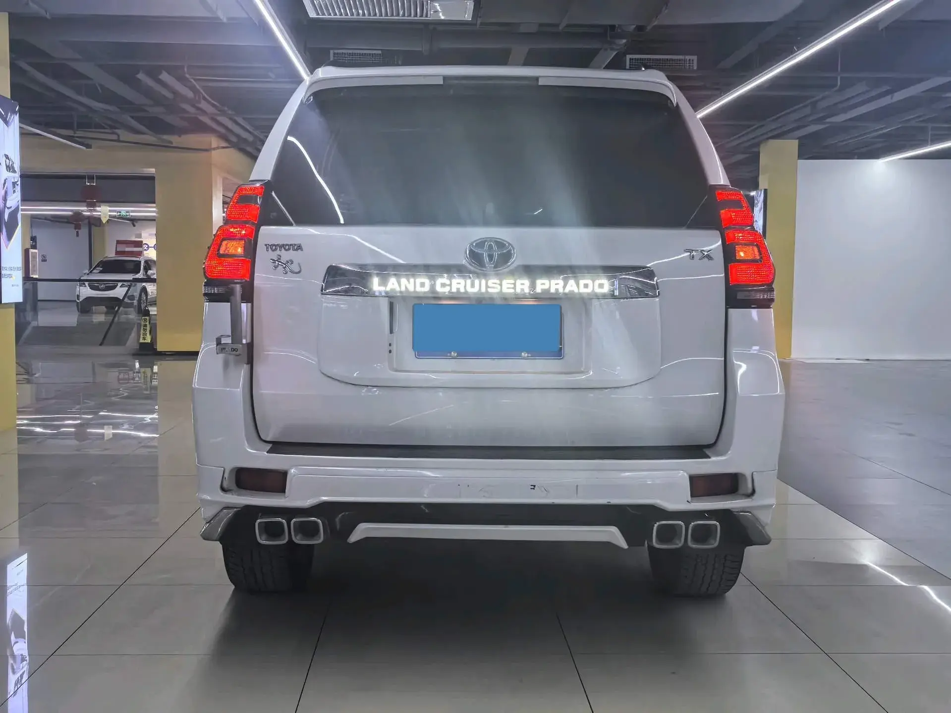 2018 TOYOTA LAND thumbnail 3