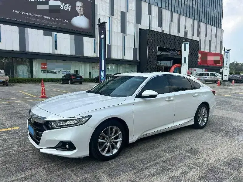 2022 HONDA ACCORD view 1