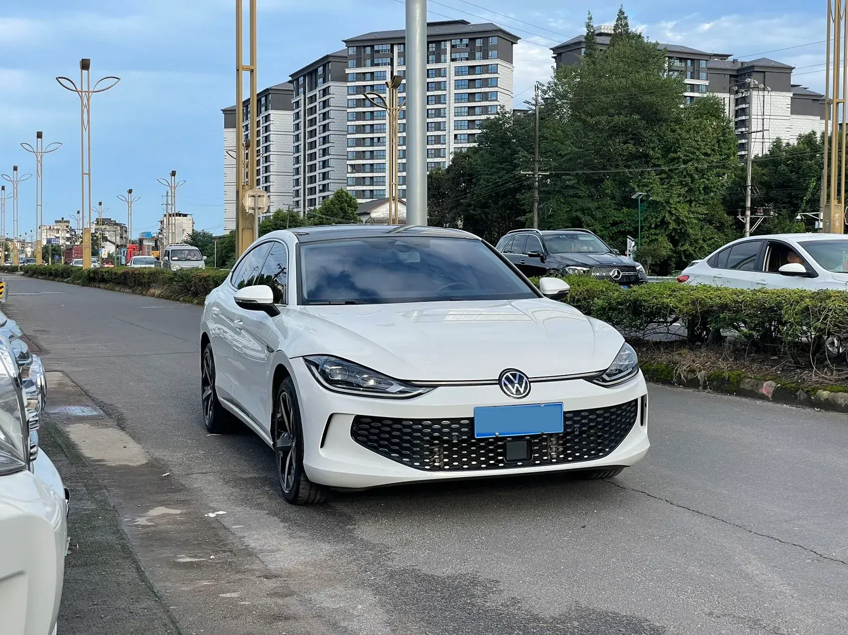 2022 VOLKSWAGEN LAMANDO thumbnail 3