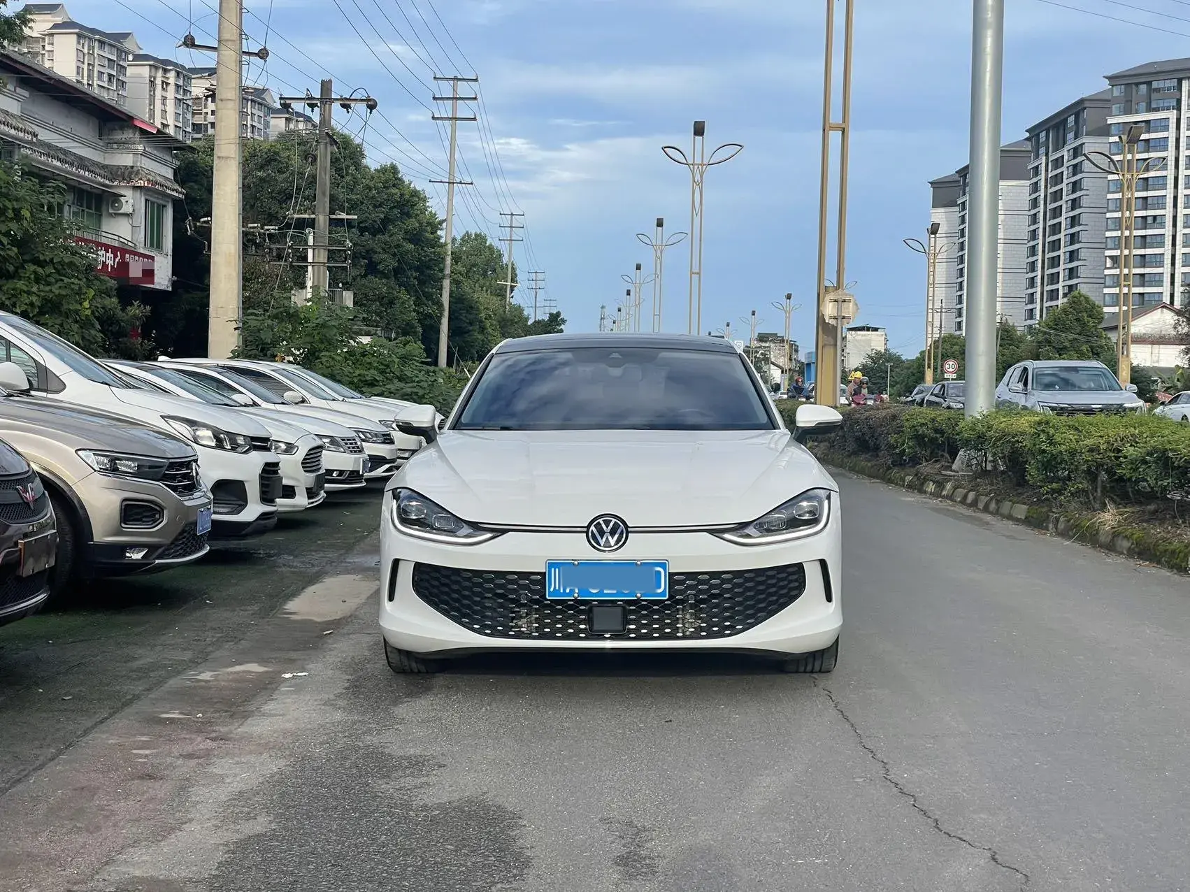 2022 VOLKSWAGEN LAMANDO thumbnail 2