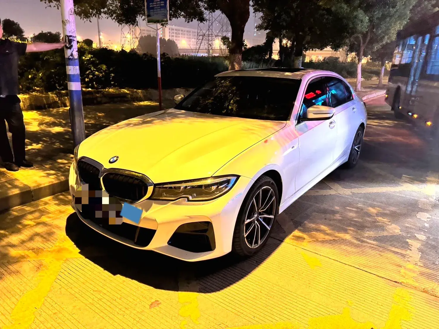 2022 BMW 3 view 1