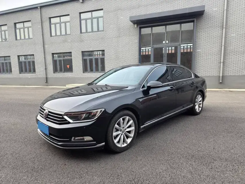 2018 VOLKSWAGEN MAGOTAN view 1