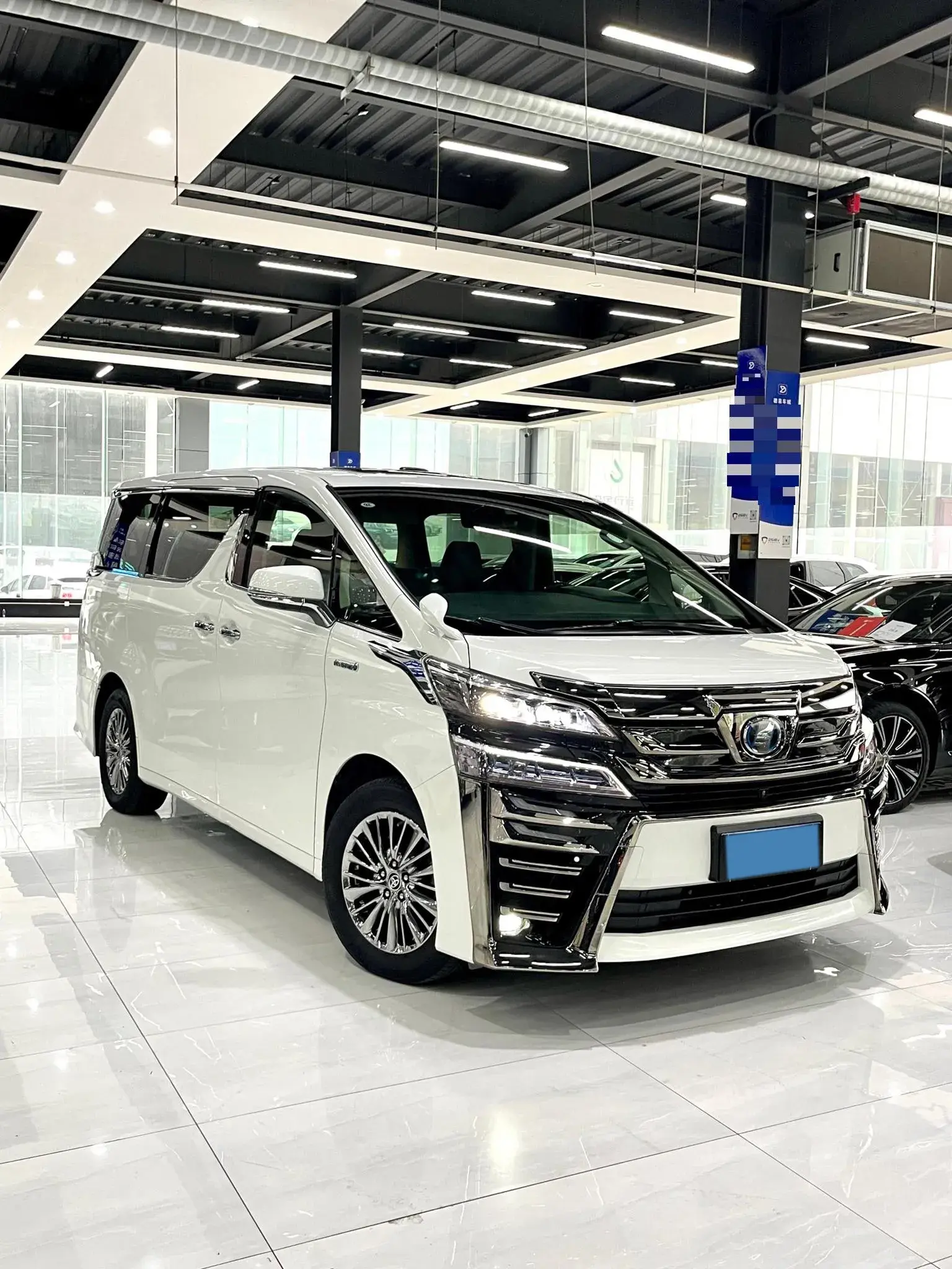 2019 TOYOTA VELLFIRE thumbnail 3