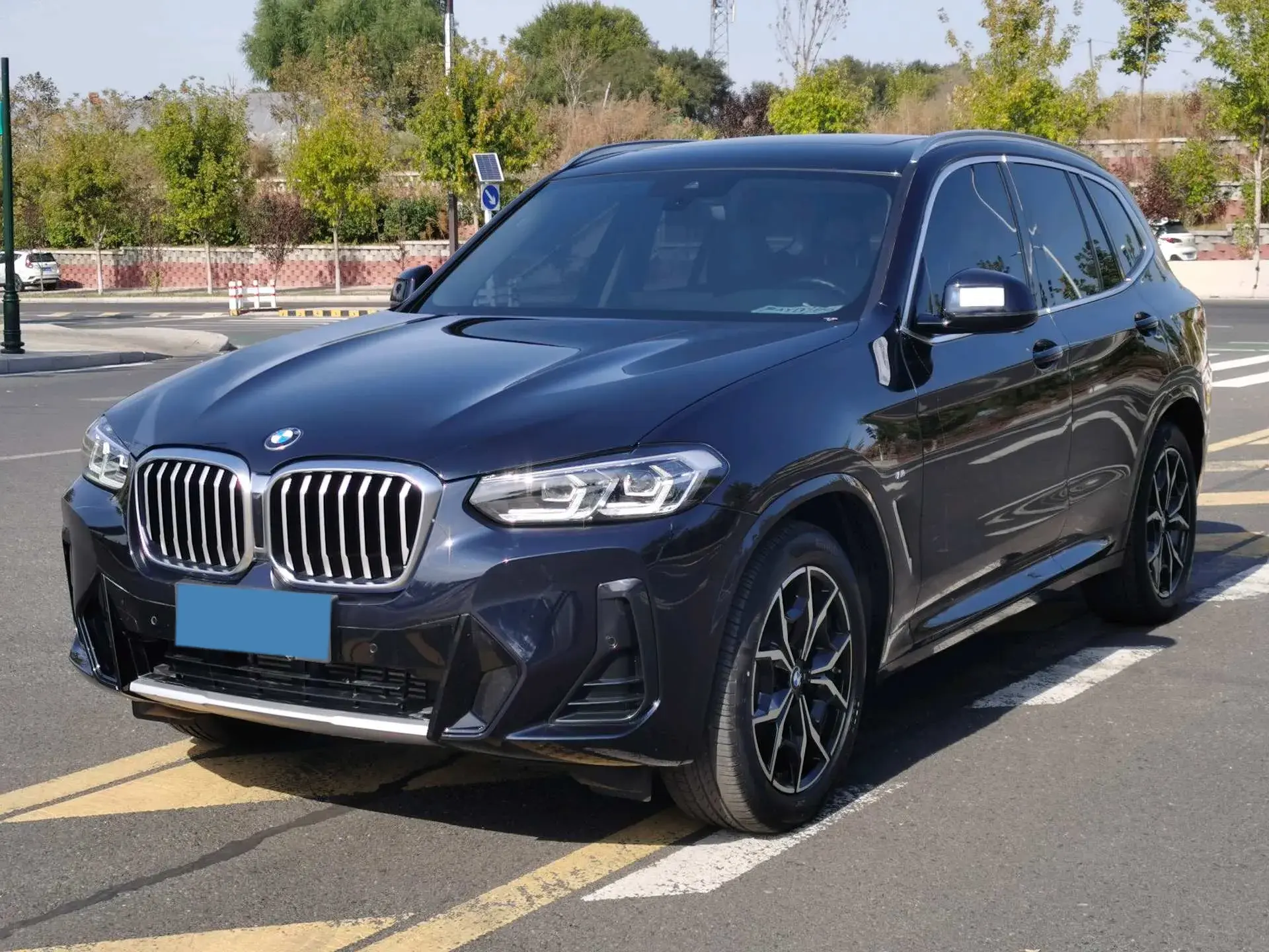 2022 BMW X3 view 1
