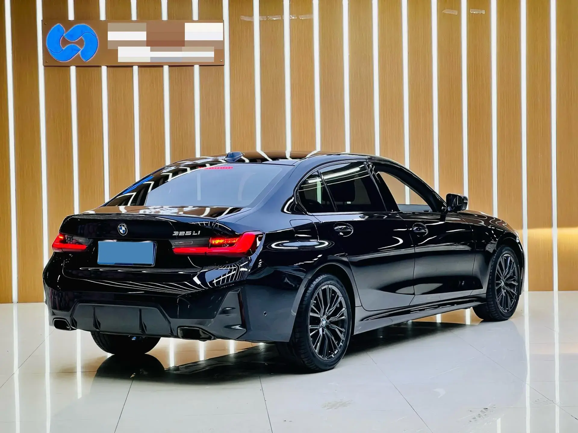 2023 BMW 3 thumbnail 4