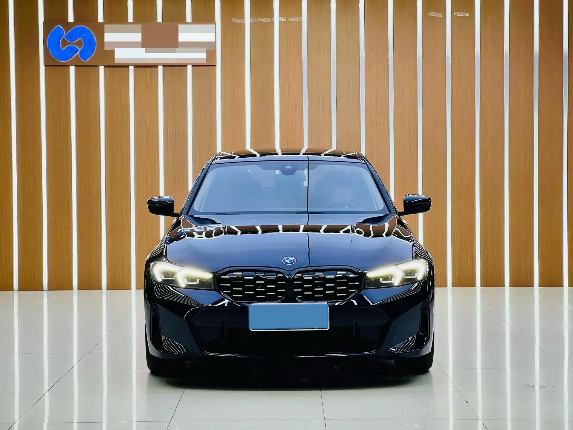2023 BMW 3 thumbnail 2