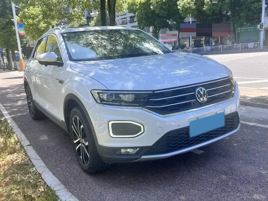 2022 VOLKSWAGEN T-ROC thumbnail 3