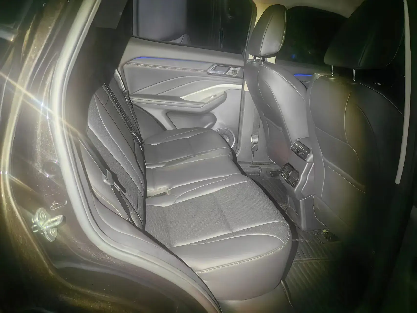 2018 WEY VV6 thumbnail 3