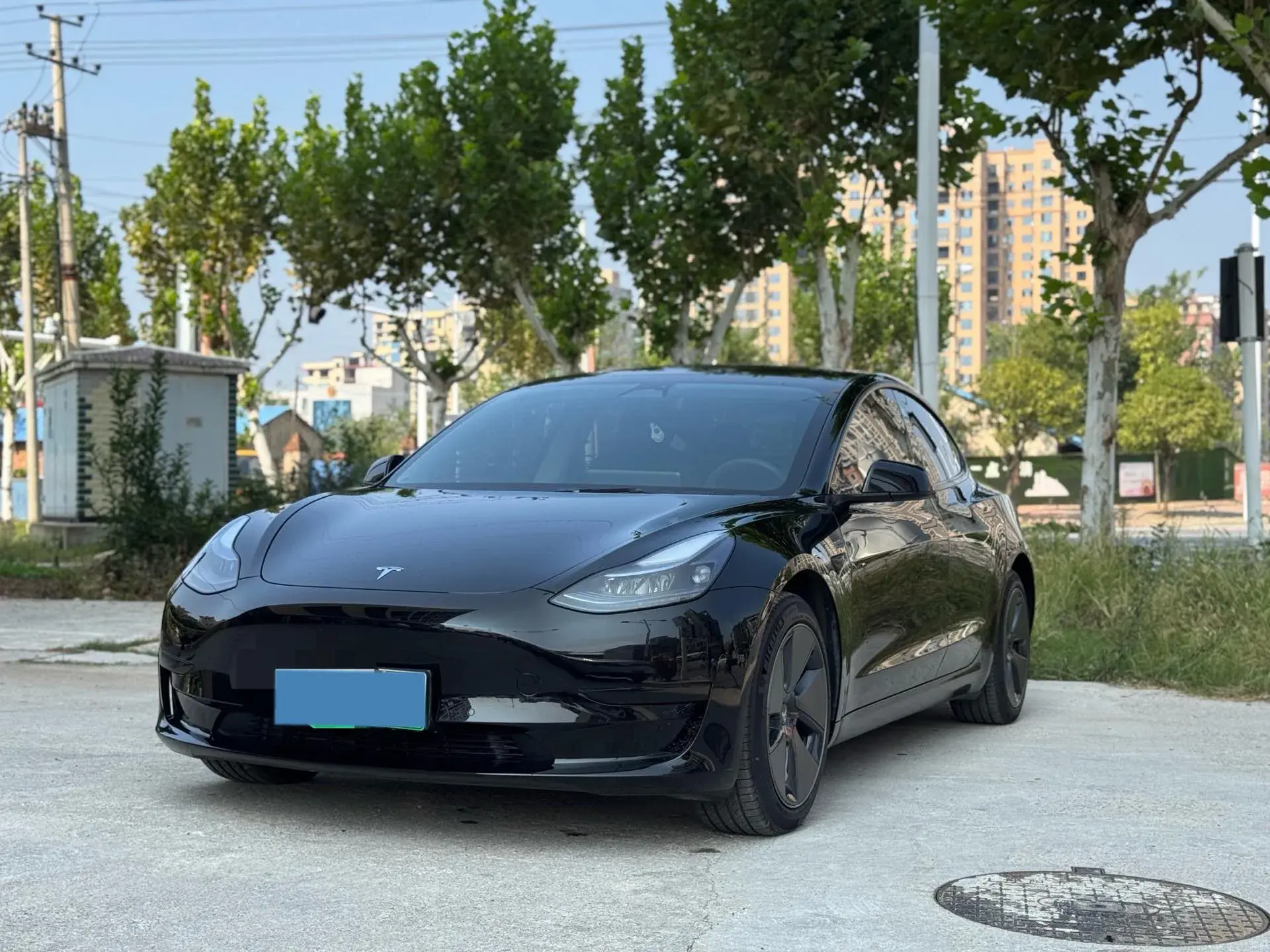 2022 TESLA MODEL view 1
