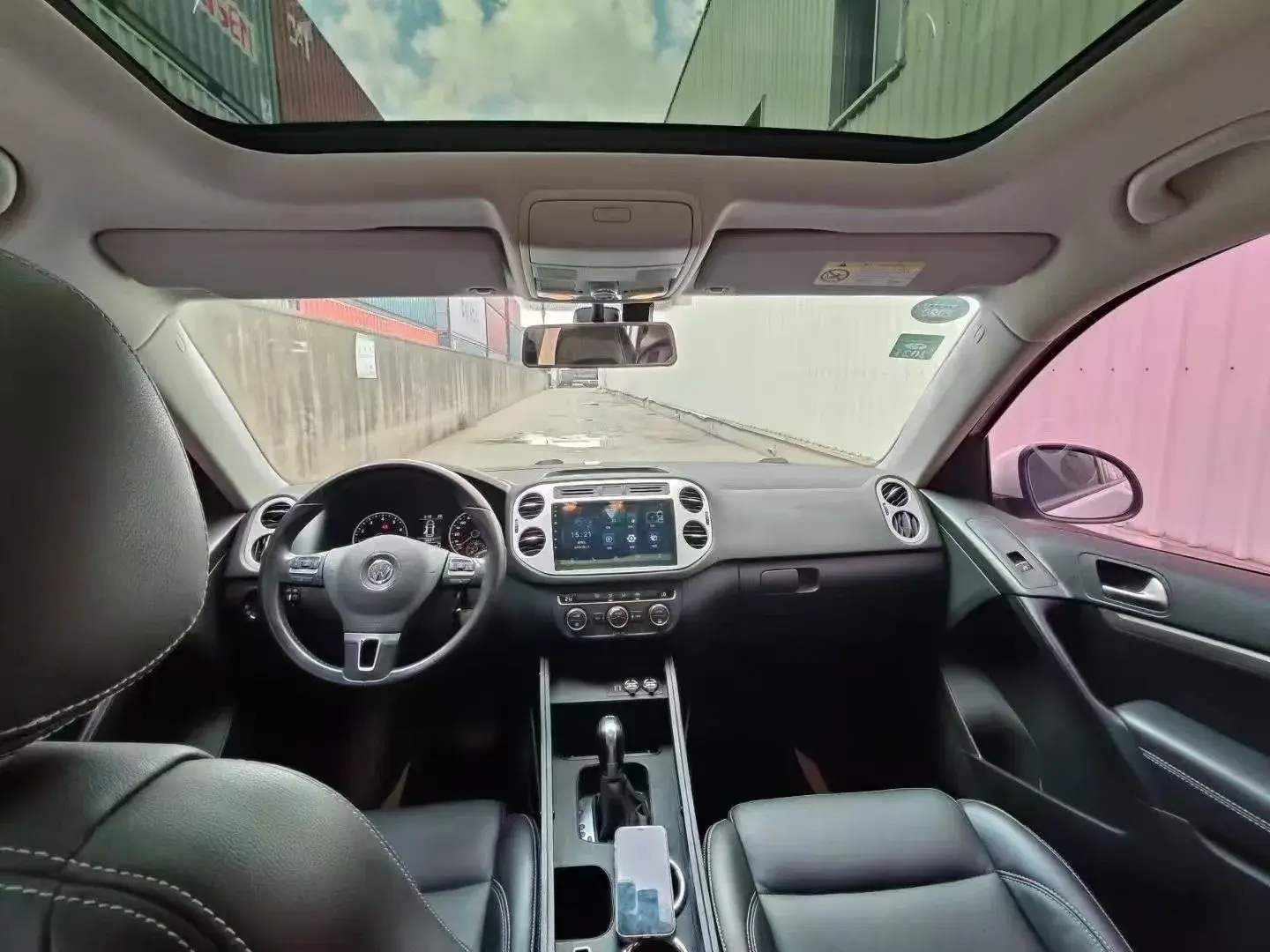 2016 VOLKSWAGEN TIGUAN thumbnail 4