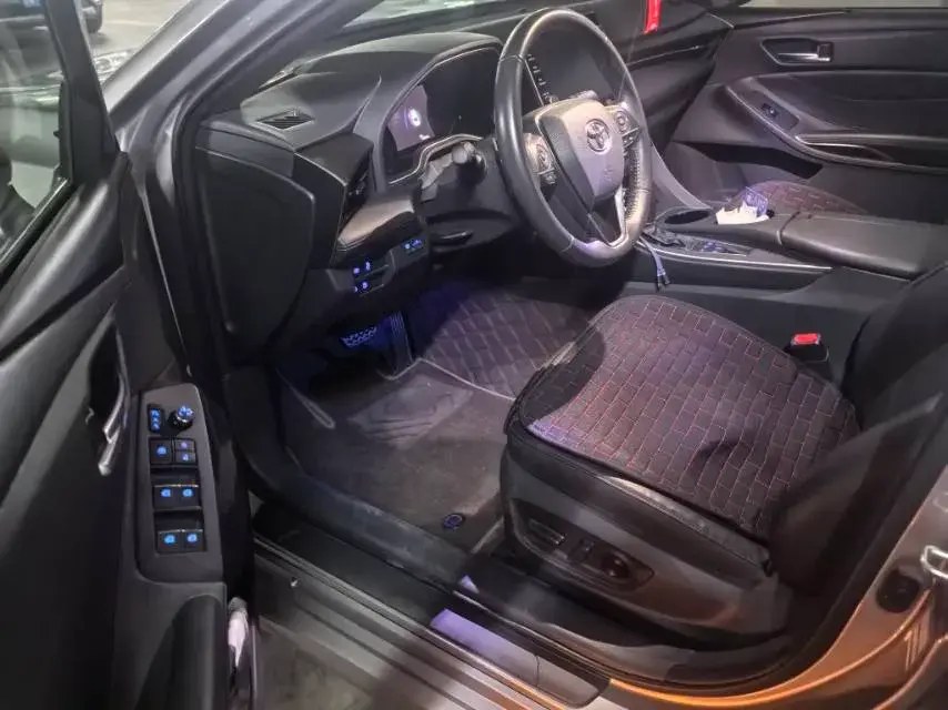 2021 TOYOTA AVALON thumbnail 3