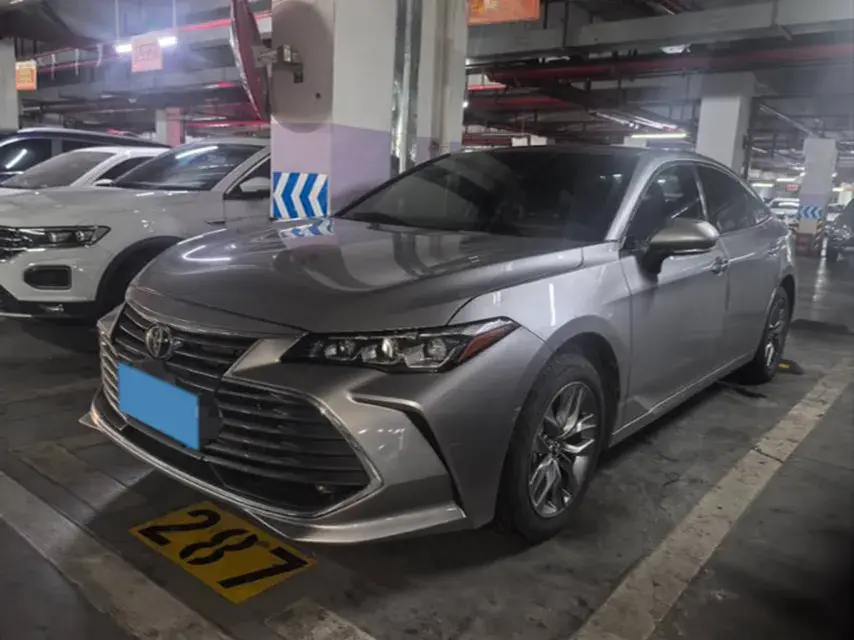 2021 TOYOTA AVALON view 1