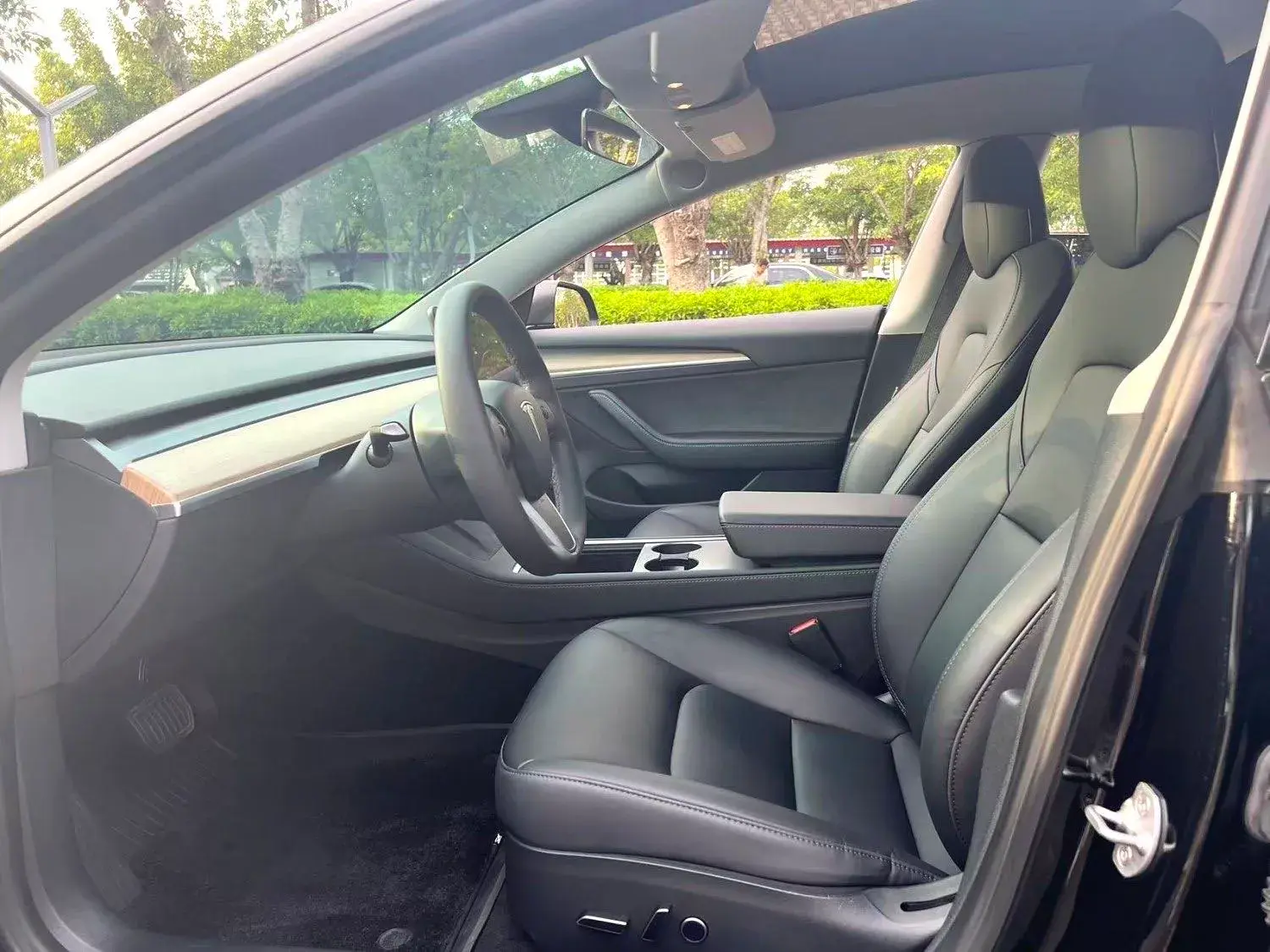 2022 TESLA MODEL thumbnail 4